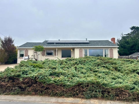Photo of 61 Work Avenue, Del Rey Oaks, CA 93940 (MLS # ML82056519)
