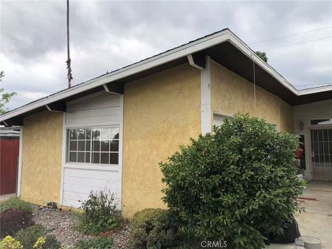 Photo of 16151 E Kingside Dr, Covina, CA 91722 (MLS # WS26074107)