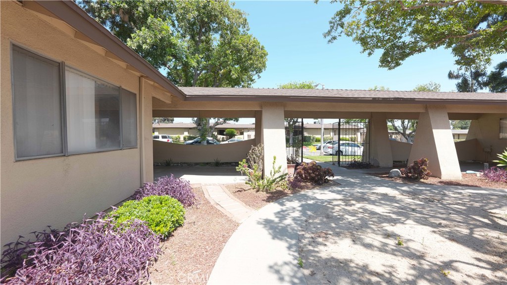 This charming single-level townhouse is located in a peaceful Planned Unit Development in Pomona. It features two spacious bedrooms and two bathrooms, great in both comfort and convenience. Set in a quiet neighborhood, it’s the perfect starter home and is ready for immediate move-in. You’ll love the great location—just a short walk to a nearby elementary school, shopping centers, and parks. It also has easy access to major freeways and popular nearby spots like Claremont Village, La Verne, and the Claremont colleges. The home has been recently updated with fresh paint and new flooring throughout. Don’t miss this must-see property in a fantastic location!