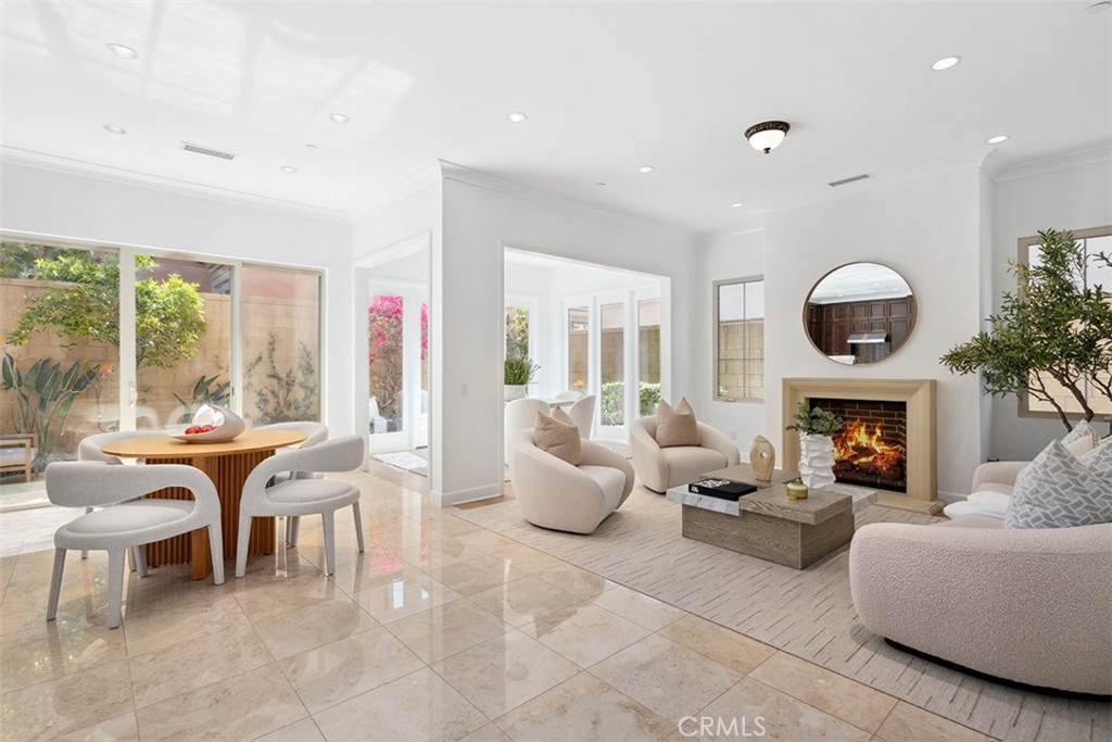 52 Acorn Glen