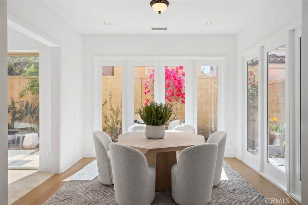 52 Acorn Glen