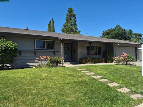Photo of 1225 TERREBONNE DR DR, Walnut Creek, CA 94598 (MLS # 41134100)