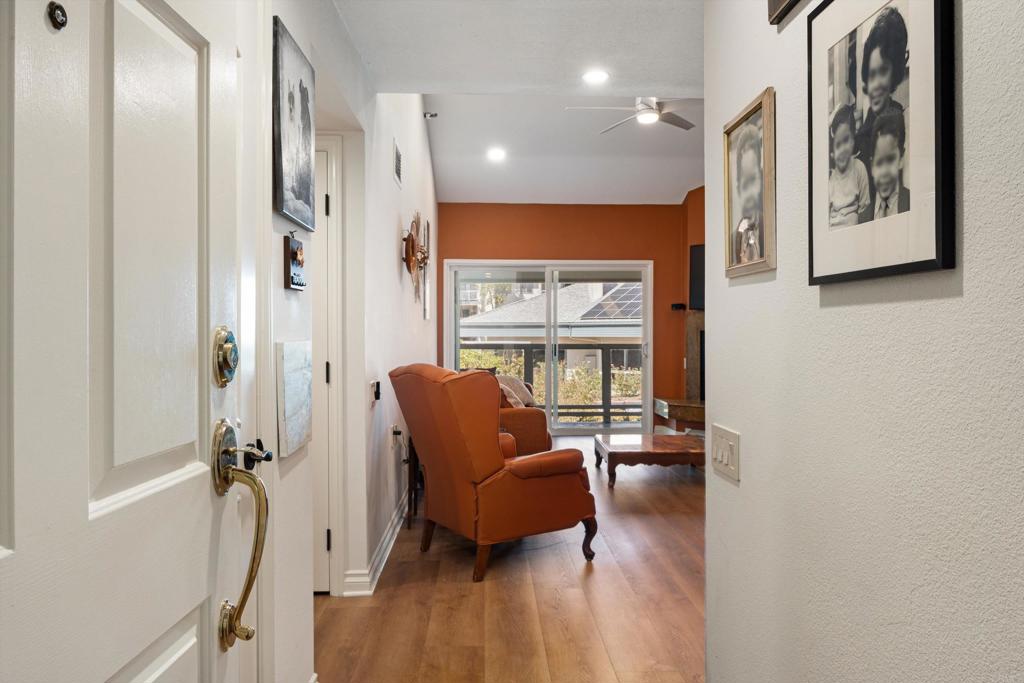 1664 Circa Del Lago E202