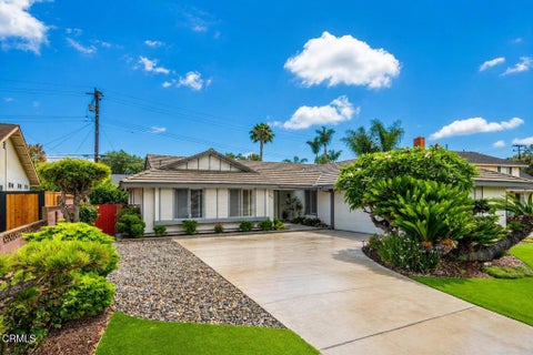 Photo of 1034 Red Oak Place, Camarillo, CA 93010 (MLS # V1-37293)