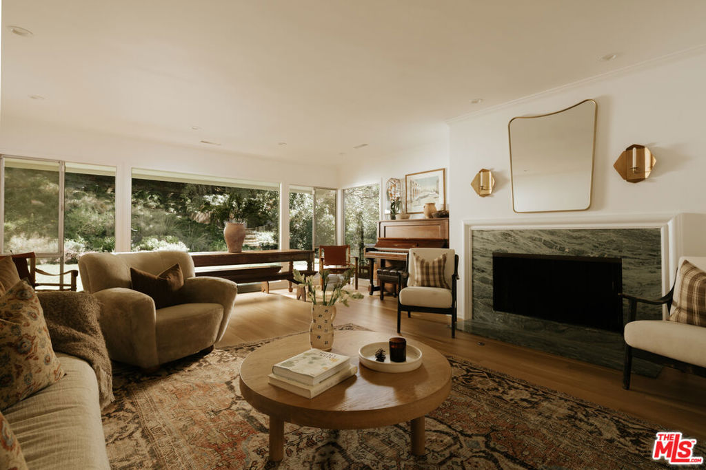 2610 Mandeville Canyon Road
