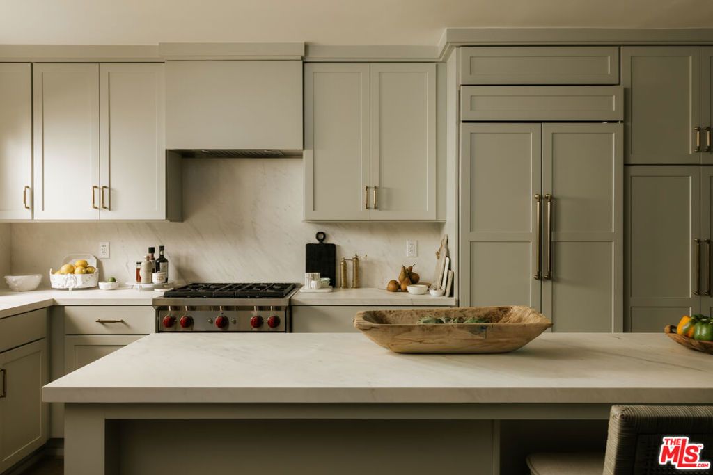 Photo of 263 S Barrington Avenue, Los Angeles, CA 90049 (MLS # 26832723)