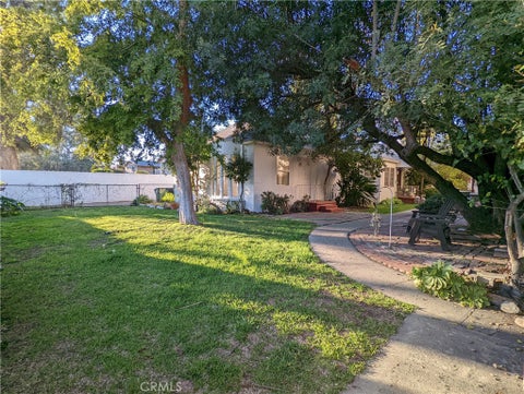 Photo of 10929 Whipple Street #10929, Studio City, CA 91602 (MLS # SR26233075)