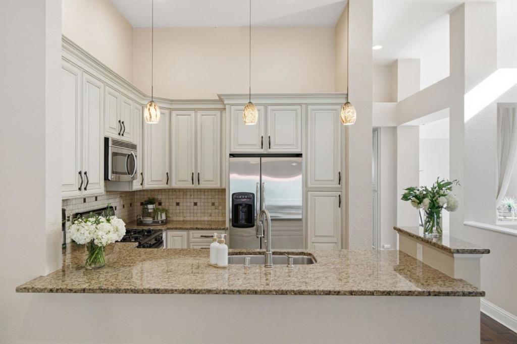 3030 Lakemont Drive 3