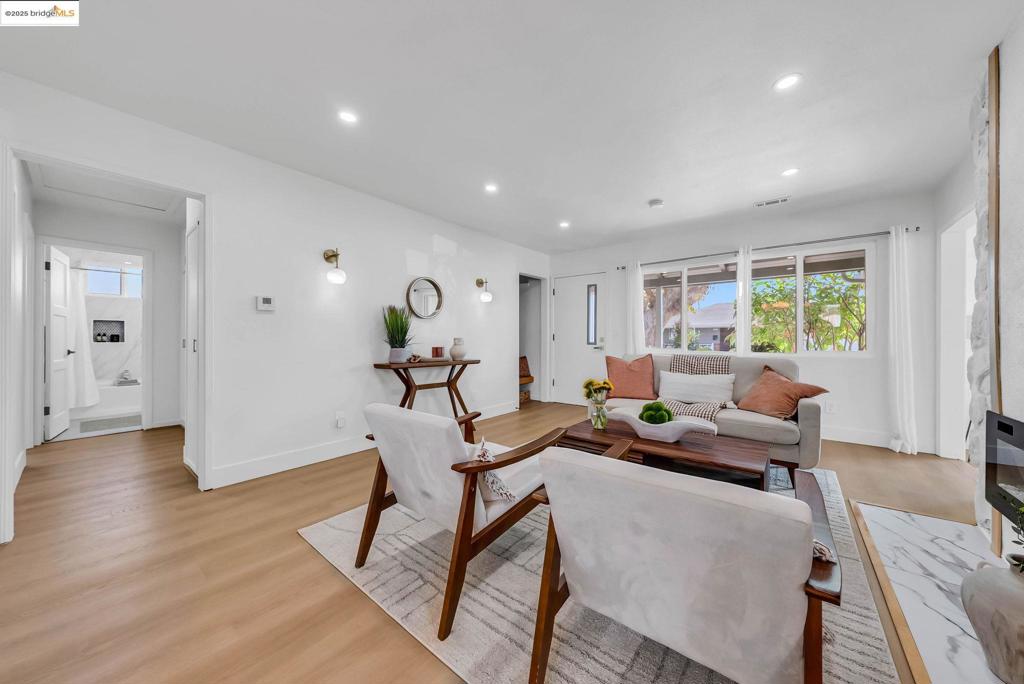 LORENZO VILLAGE - Residential