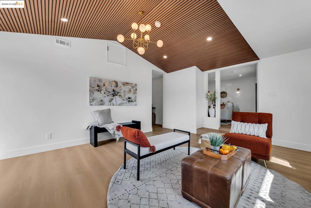 LORENZO VILLAGE - Residential