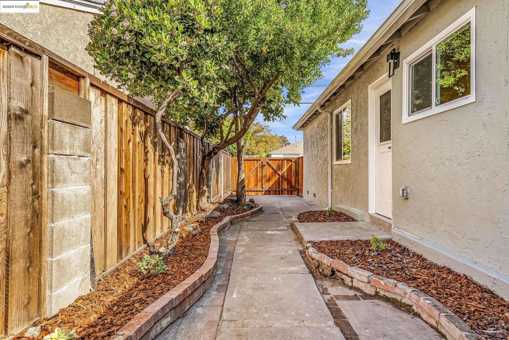 LORENZO VILLAGE - Residential