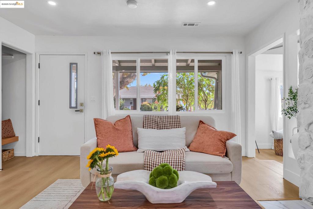 LORENZO VILLAGE - Residential