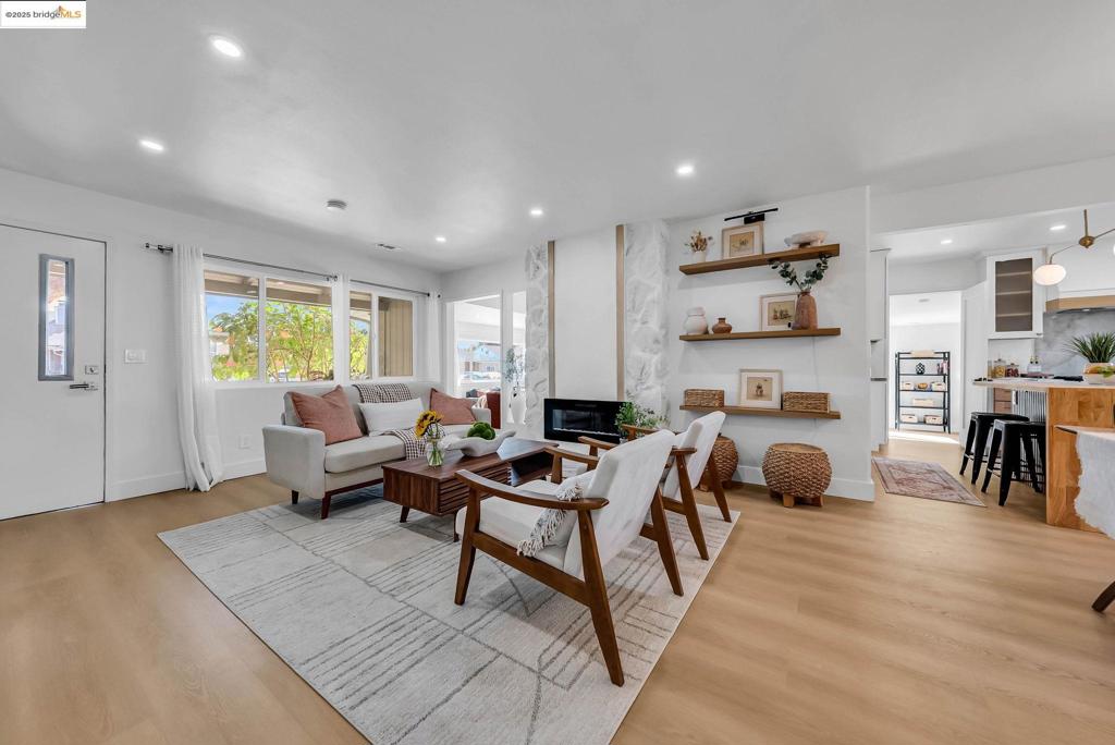 LORENZO VILLAGE - Residential