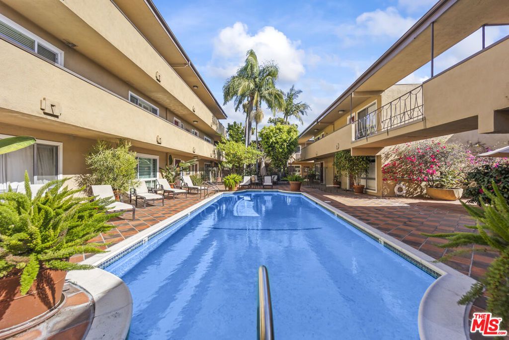 Photo of 970 Palm Avenue #209, West Hollywood, CA 90069 (MLS # 26652231)