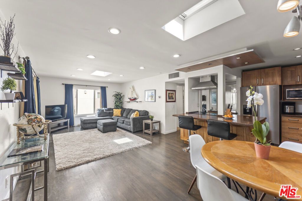 Photo of 970 Palm Avenue #209, West Hollywood, CA 90069 (MLS # 26652231)