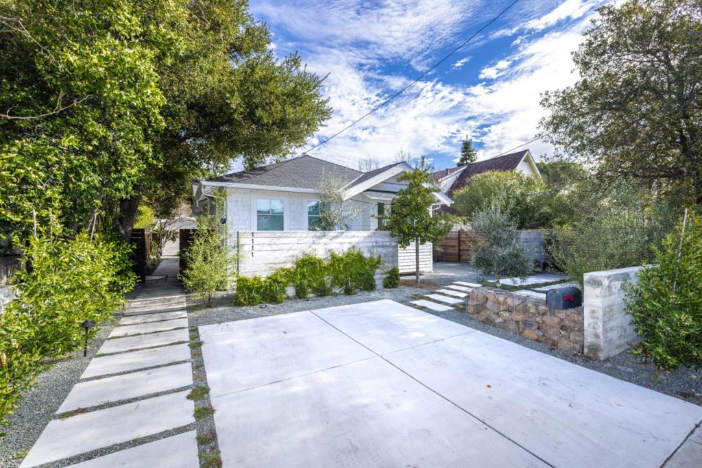 1111 Alma Street