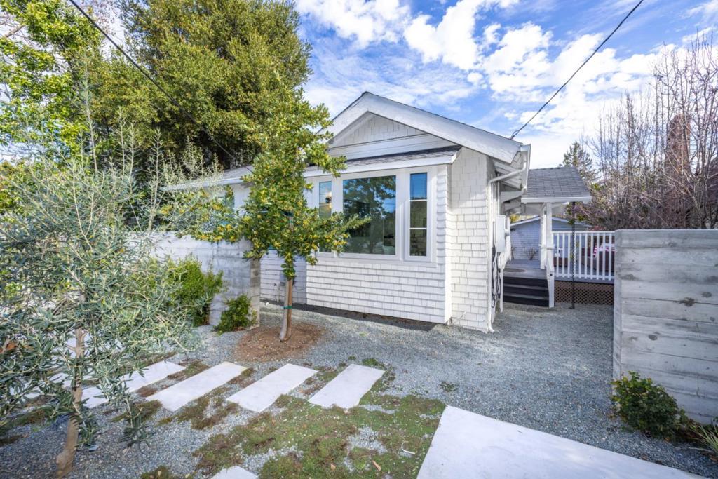 1111 Alma Street
