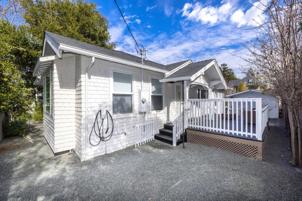1111 Alma Street
