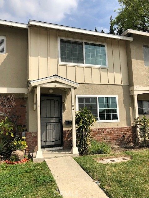 Photo of 404 N Cerritos Ave, Azusa, CA 91702 (MLS # AR26060313)