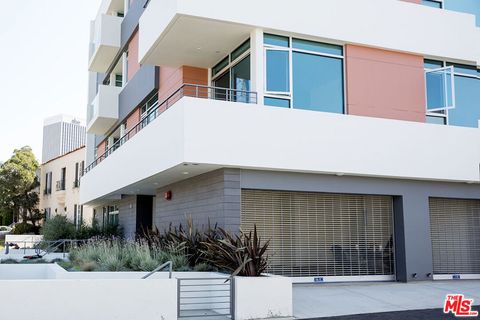 Photo of 938 S ORANGE GROVE Avenue #101, Los Angeles, CA 90036 (MLS # 26673377)