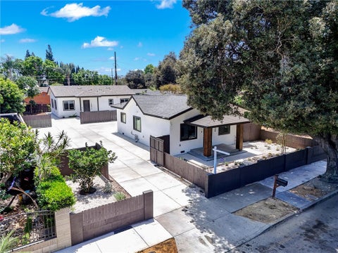 Photo of 1050 W Chestnut Avenue, Santa Ana, CA 92703 (MLS # PW26163745)