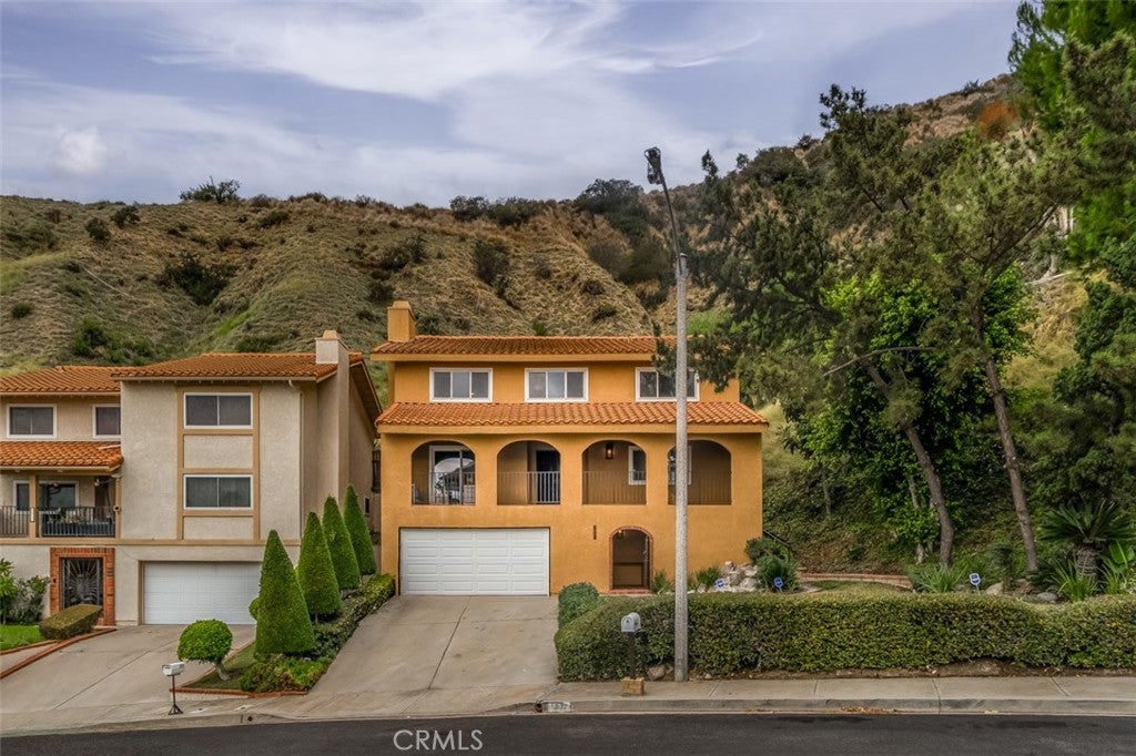 1837 Ayers Way