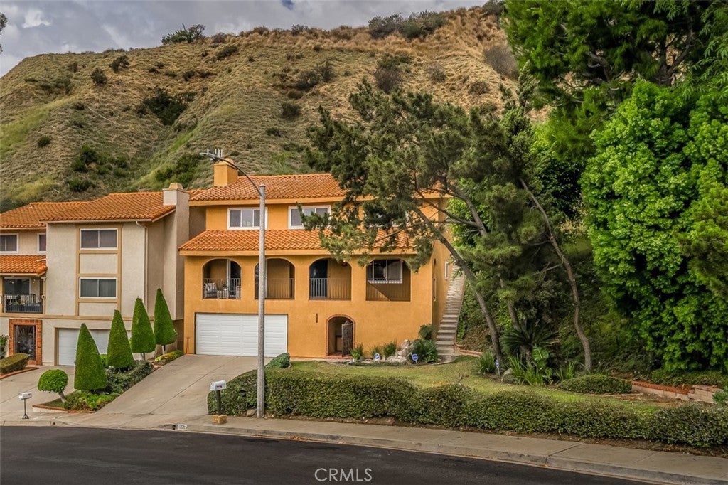 1837 Ayers Way