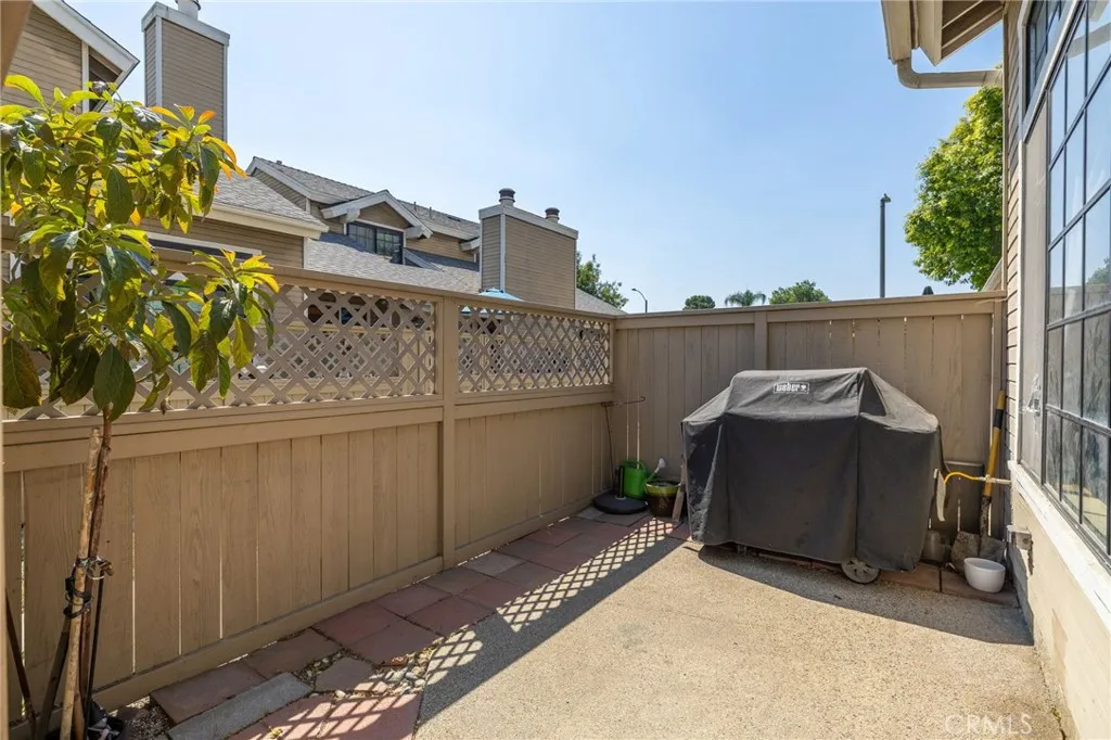 Anaheim, California 92801, United States, 2 Bedrooms Bedrooms, ,3 BathroomsBathrooms,Residential,Active,177071