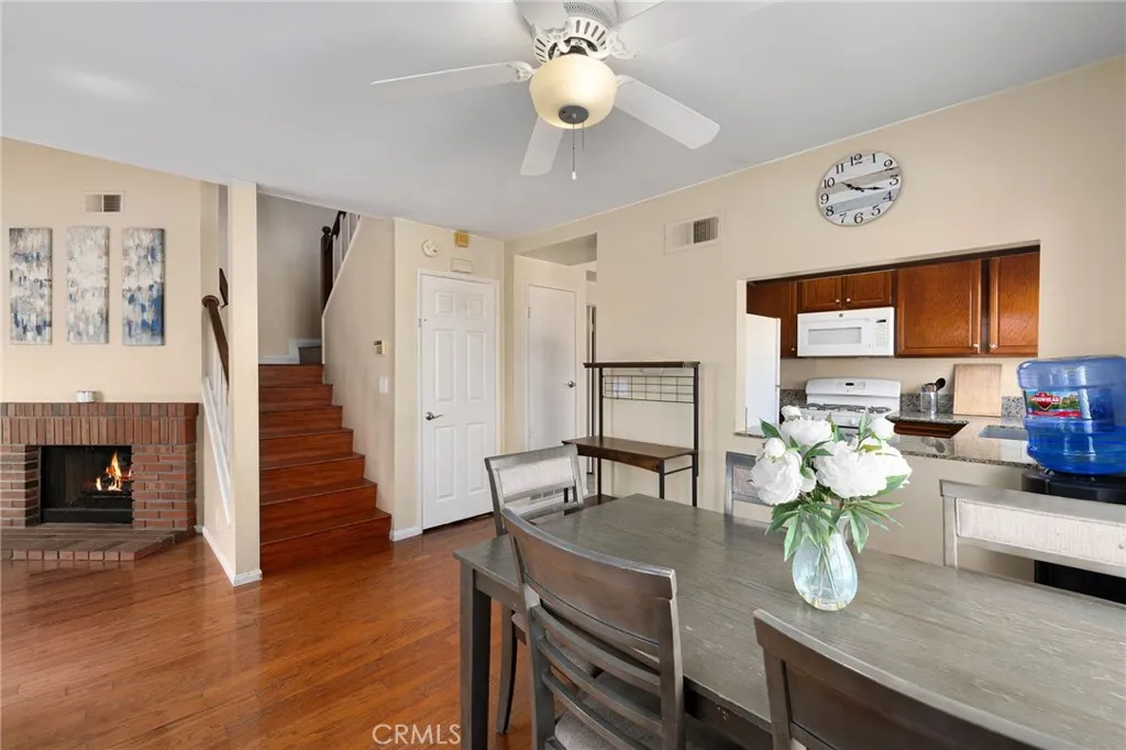 Anaheim, California 92801, United States, 2 Bedrooms Bedrooms, ,3 BathroomsBathrooms,Residential,Active,177071