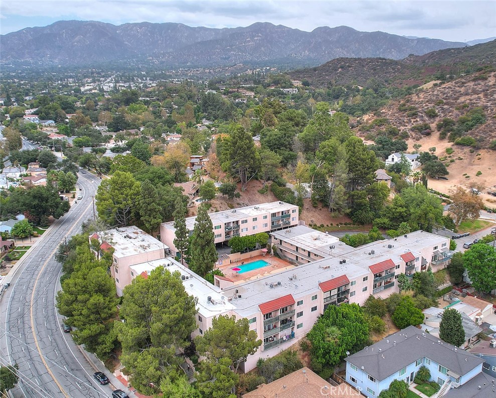Excellent location in North Glendale. This beautiful unit is located in a resort-like community nestled near Verdugo Woodland and Sparr Heights. La Crescenta Blue Ribbon award-winning schools. Spacious open floor plan featuring stunning mountain and city vistas, including Downtown LA views. The unit sitting on the rear of the building, offering great privacy. Large living room leading to a private balcony. 2 large master suites. Completely remodeled
kitchen with stainless steel appliance and quartz countertops. The complex is well-maintained and features a pool, spa, recreation room & laundry rooms.
The Glorietta park is situated right in front of the complex. Walking distance to grocery store, minutes drive away from the freeways, schools, dining, shopping, USC Hills Hospital & Descanso Garden.