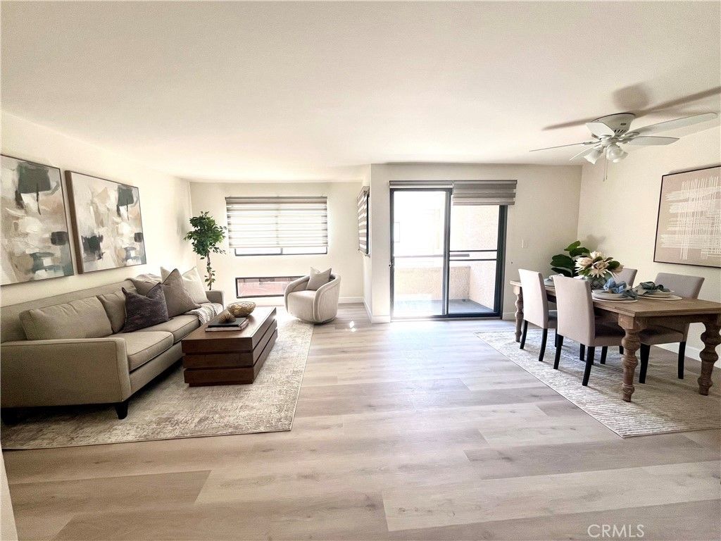 Photo of 435 S Virgil Avenue #209, Los Angeles, CA 90020 (MLS # TR25219710)