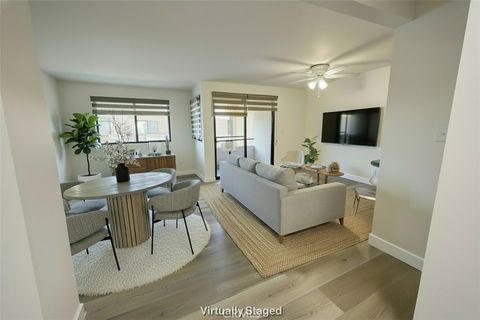 Photo of 435 S Virgil Avenue #209, Los Angeles, CA 90020 (MLS # TR25219710)