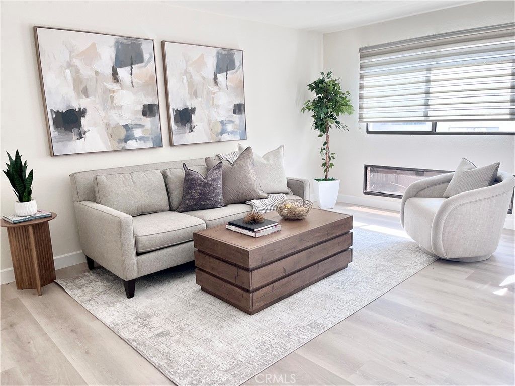 Photo of 435 S Virgil Avenue #209, Los Angeles, CA 90020 (MLS # TR25219710)