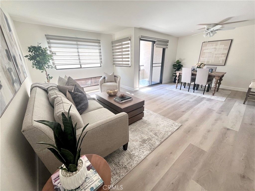 Photo of 435 S Virgil Avenue #209, Los Angeles, CA 90020 (MLS # TR25219710)