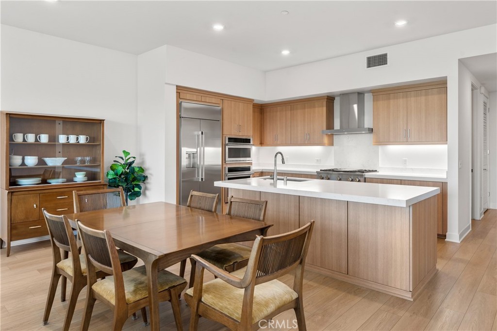 3502 Rivington