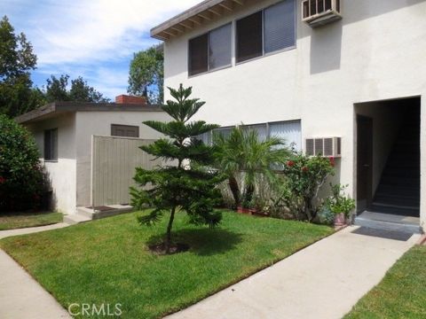 Photo of 8356 Amigo AVE, Northridge, CA 91324 (MLS # SR26107586)