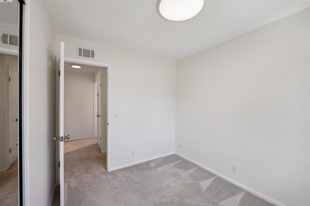 TWIN CREEK GRDN - Residential