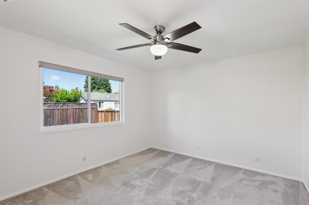 TWIN CREEK GRDN - Residential