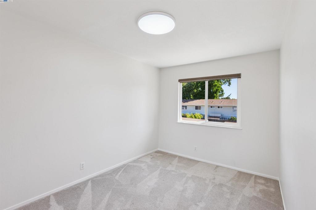 TWIN CREEK GRDN - Residential
