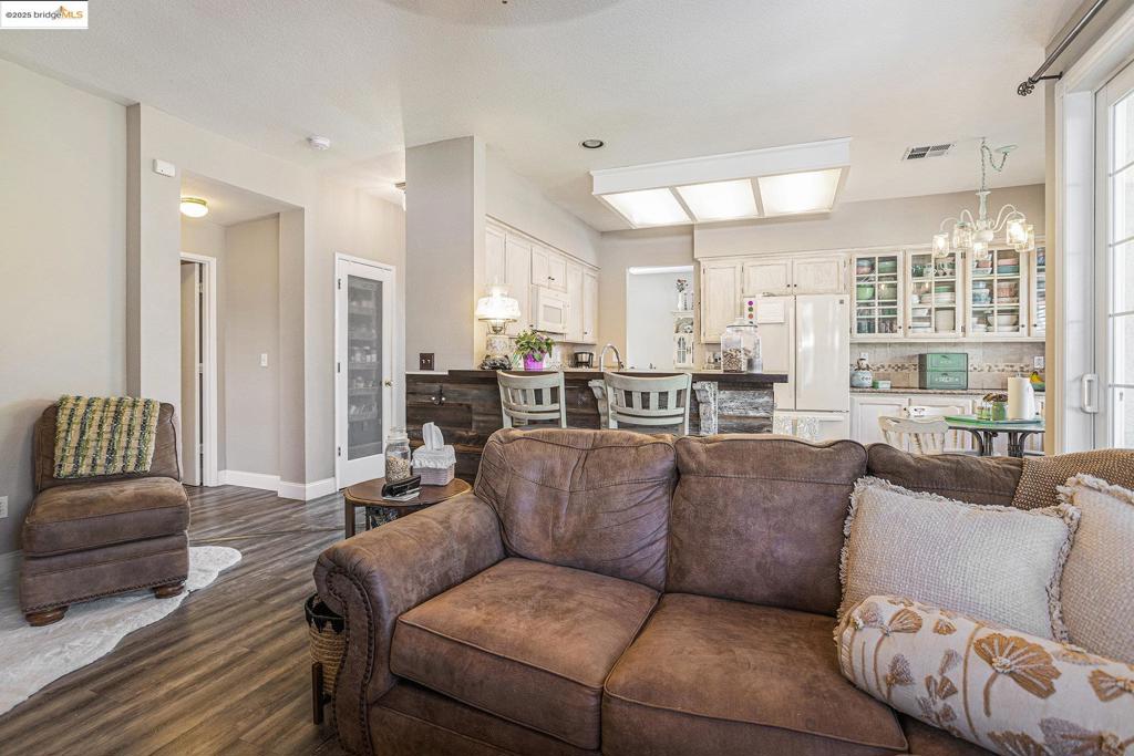 HOMECOMINGS - Residential