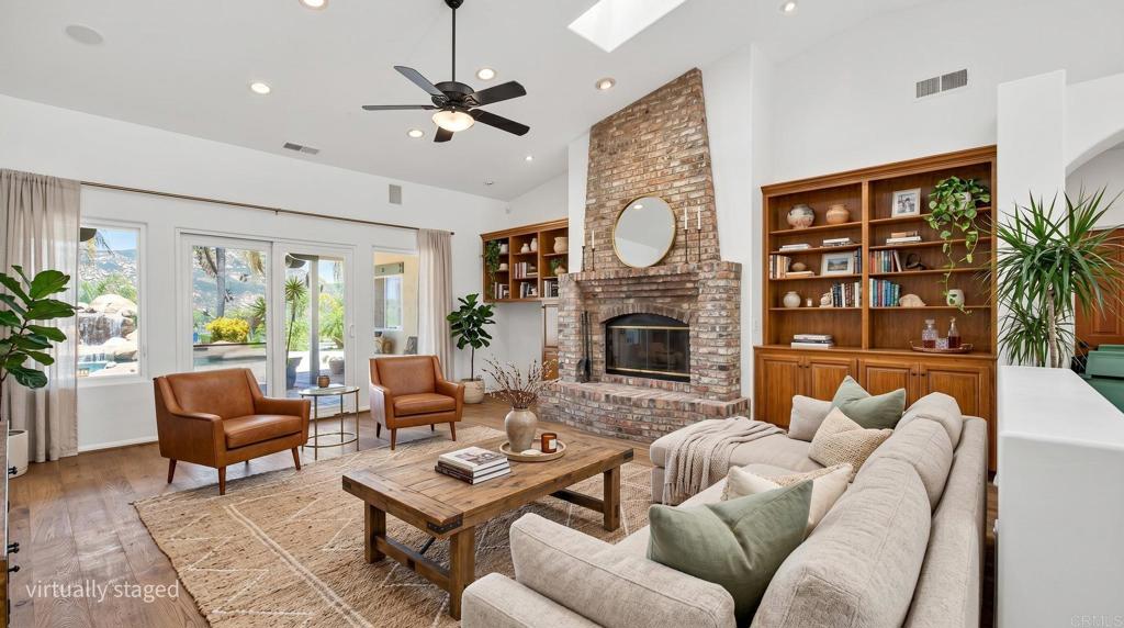 25280 Paseo De Caballo