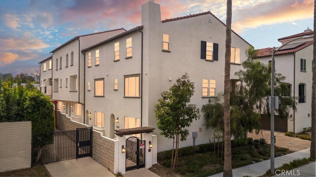 3667 Elm Avenue, Long Beach CA 90807