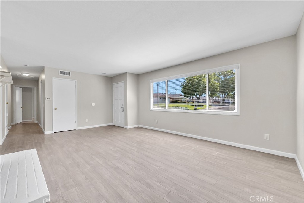 6853 Morningside
