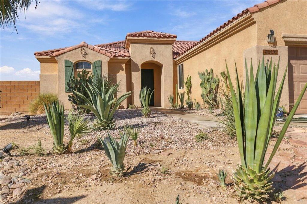 Properties 2 83930 Bridges Court