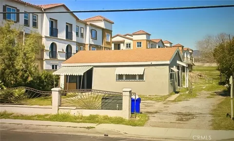 16246 Arrow Blvd, Fontana, CA 92335 - MLS#: IG25271245