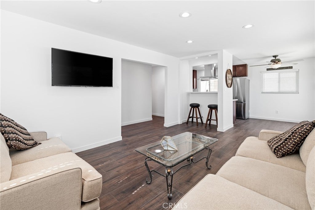 1213 E Virginia Way