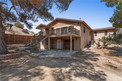 Photo of 32451 Valyermo Road, Pearblossom, CA 93553 (MLS # GD25180730) Photo of 32451 Valyermo Road, Pearblossom, CA 93553 (MLS # GD25180730)