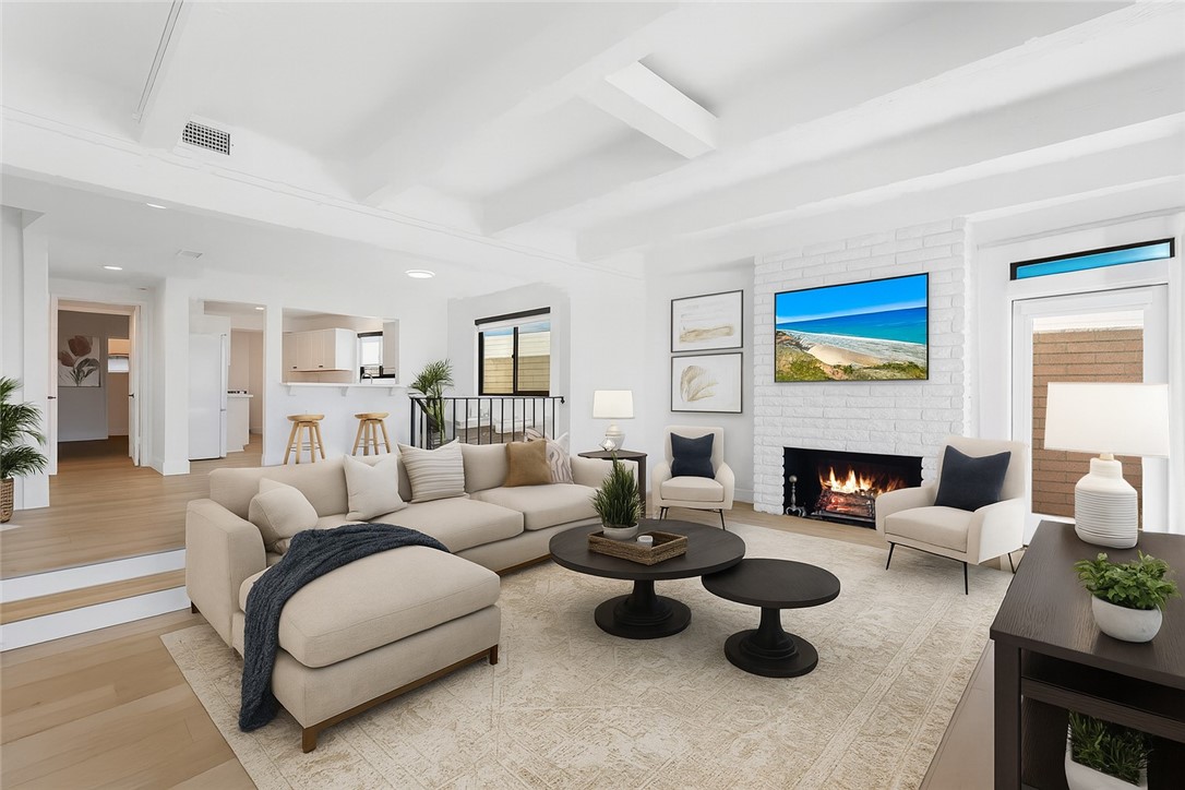 404 S Bay Front