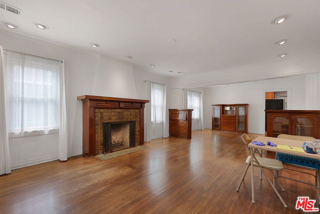 1271 S Mullen Avenue