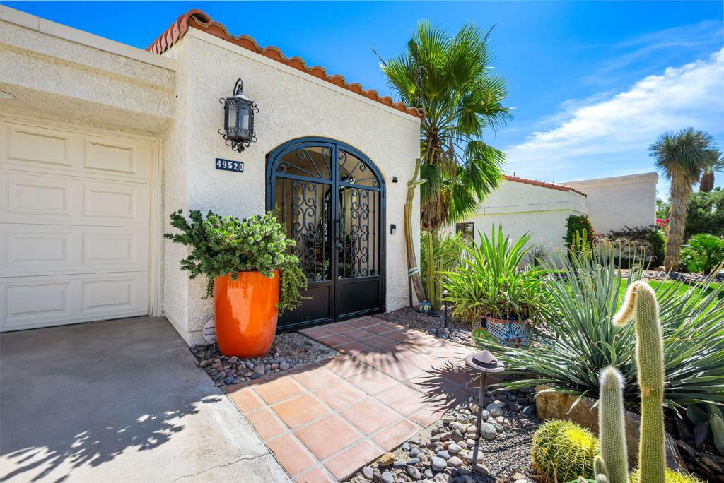 49520 Avenida Vista Bonita